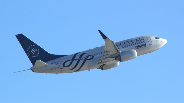 BOEING 737-300 (YR-BGF)