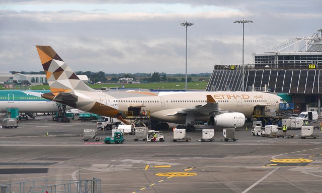 Airbus A330-200 (A6-EYI) - Etihad Airways Airbus A330-243 A6-EYI in Dublin 