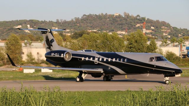 Embraer ERJ-135 (VP-CLL)