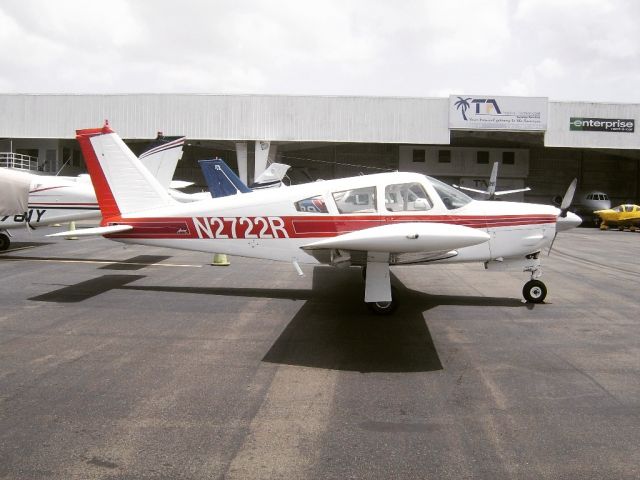 Piper Cherokee (N2722R)