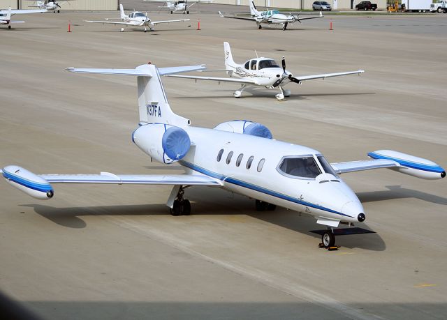 Learjet 35 (N37FA)