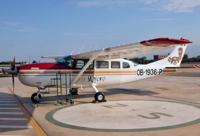 Cessna T207 Turbo Stationair 8 (OB1936P) - Another sight seeing plane at Ica, Peru.