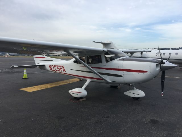 Cessna Skylane (N225FA)