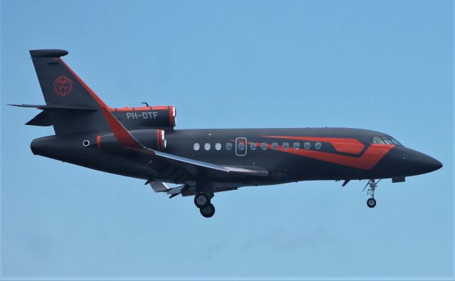 Dassault Falcon 900 (PH-DTF) - Santa Maria island International Airport- LPAZ, Azores. 08/08/2021.