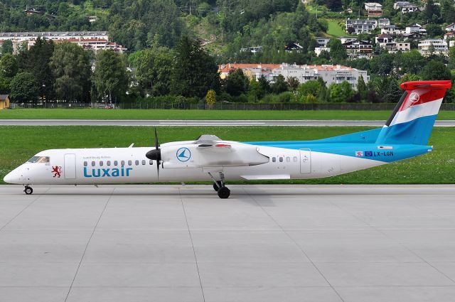 de Havilland Dash 8-400 (LX-LGN)