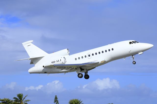 Dassault Falcon 900 (9H-ALJ)