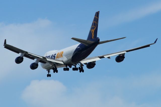 Boeing 747-400 (N489MC) - 28/02/2020 :   Another picture of Atlas cargo on landing path to runway 30.