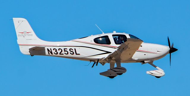 Cirrus SR-20 (N325SL) - N325SL 2019 Cirrus SR20 s/n 2486 - North Las Vegas Airport (IATA: VGT, ICAO: KVGT, FAA LID: VGT)br /Photo: TDelCoro br /September 21, 2019