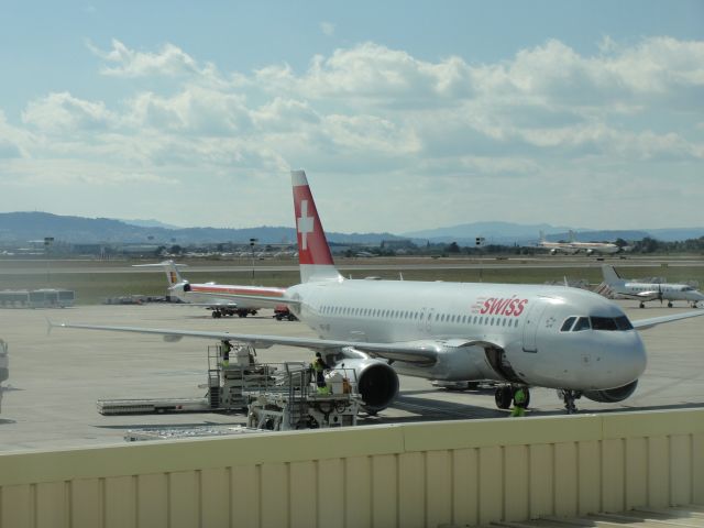 Airbus A320 (HB-IJF)