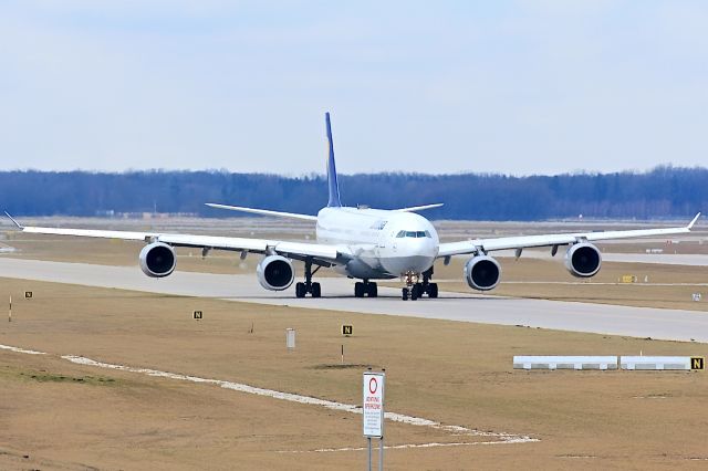 Airbus A340-600 (D-AIHE)