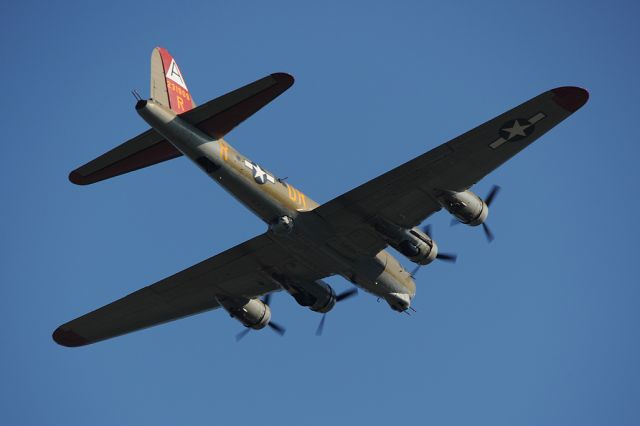 Boeing B-17 Flying Fortress (N93012)