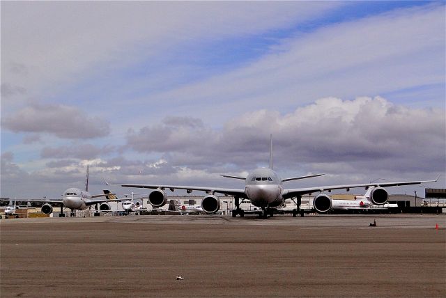 Airbus A340-500 (A7-HHH) - Qatari Amiri Flight with A310-300 A7-AFE