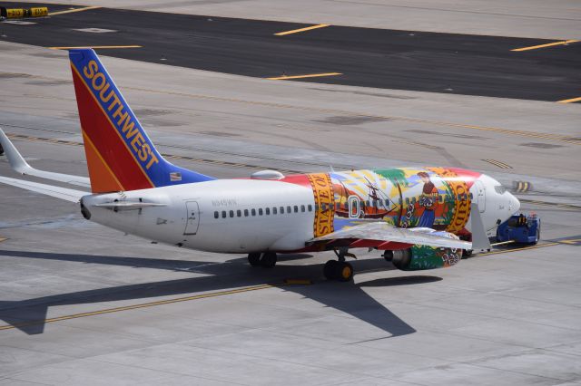 Boeing 737-700 (N945WN) - Pushback at Phoenix Sky Harbor(1.19.2015)