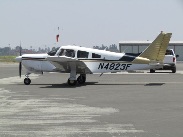 Piper Cherokee Arrow (N4823F) - Taxiing to RWY 26L