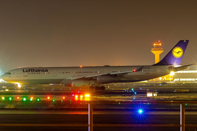 Airbus A340-300 (D-AIFC)