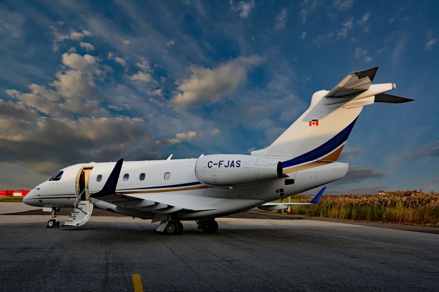 Embraer Legacy 450 (C-FJAS)