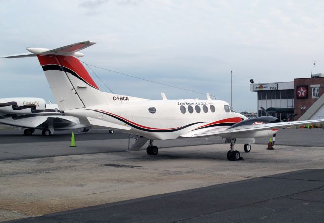 Beechcraft Super King Air 200 (C-FBCN) - Visitors from Canada - welcome to the US!