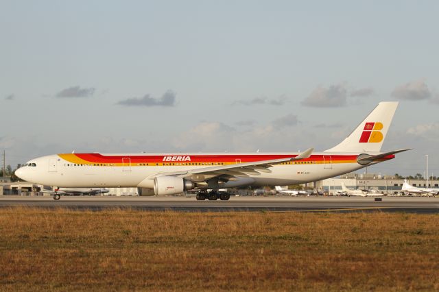 Airbus A330 (EC-LUX)