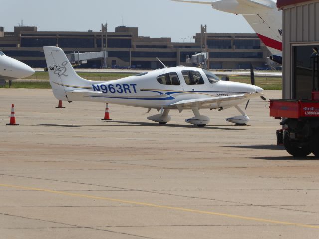 Cirrus SR-22 (N963RT)