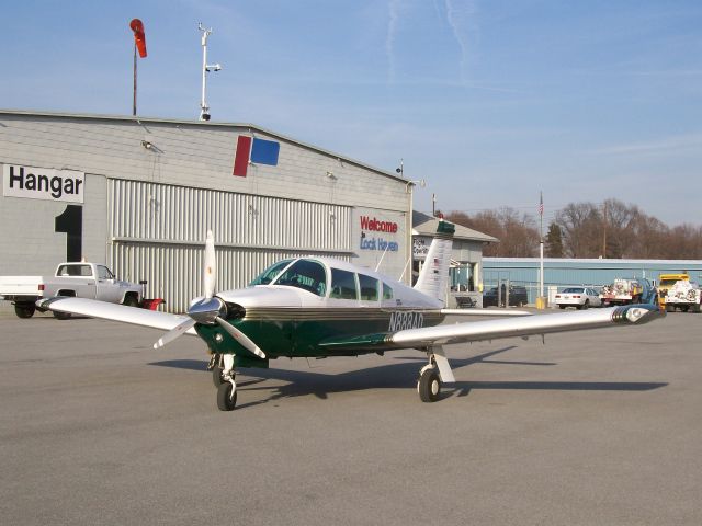 Piper Cherokee Arrow (N888AD)