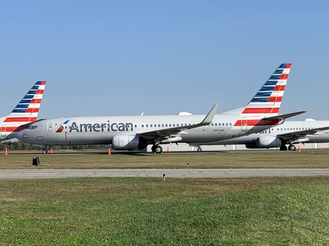 Boeing 737-700 (N970AN) - Smith Reynolds storage October 2020. There were 15 or more aircraft sitting idle. As of today, only about 4-5 remain. Good signs of life to come!