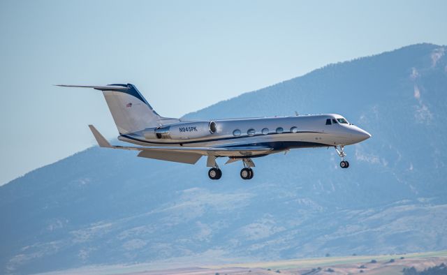 Gulfstream American Gulfstream 2 (N945PK) - Grumman Gulfstream GII-B on final into KBZN