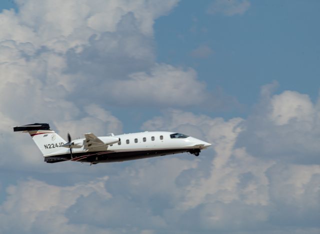 Piaggio P.180 Avanti (N224JD)