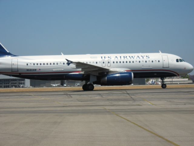 Airbus A320 (N680AW) - TAXIING TO GATE AFTER LANDING