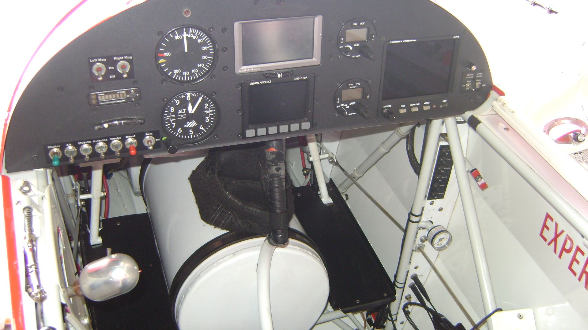 Experimental 100kts-200kts (N260HP) - The cockpit of the famed Oracle.