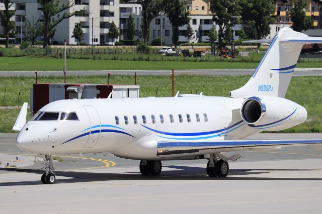Bombardier Global 5000 (N989RJ)