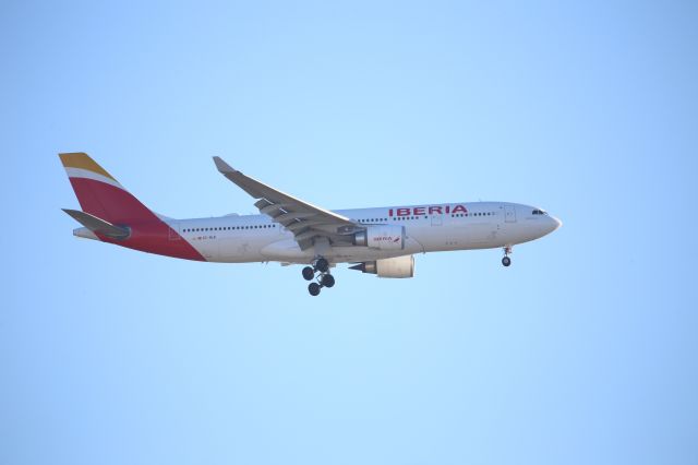 Airbus A330-200 (EC-MLB)