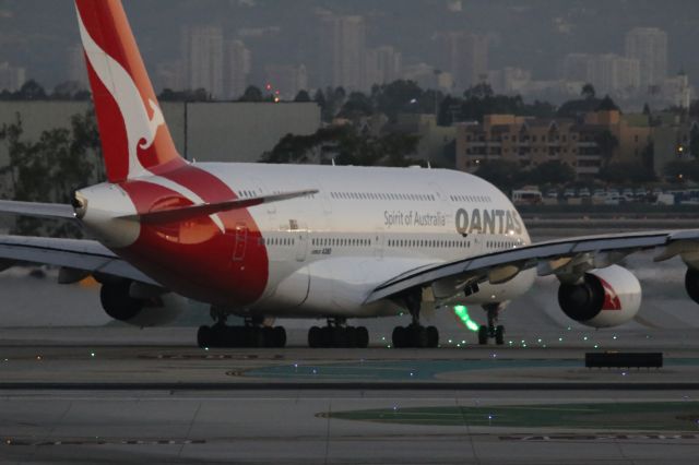 Airbus A380-800 (VH-OQA)