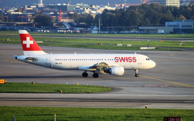 Airbus A320 (HB-JLR)