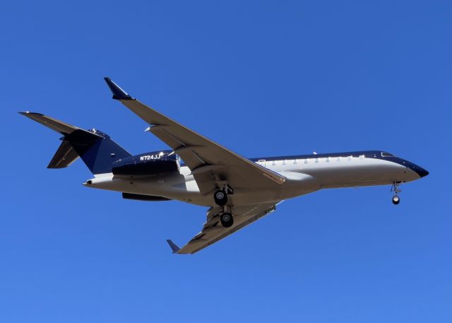 Bombardier Global Express (N724JJ)