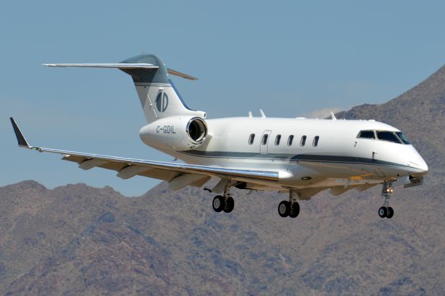 Bombardier Challenger 300 (C-GDIL)