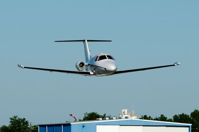 Eclipse 500 (FWR21) - Flyby photo by: Blair McFarlain