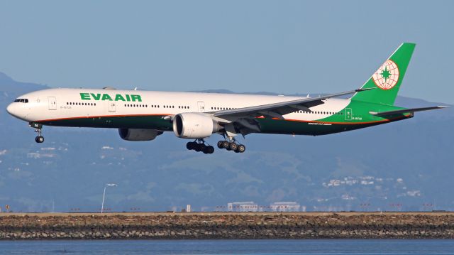 BOEING 777-300ER (B-16735)