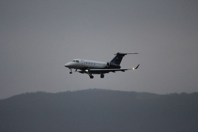 Embraer Legacy 450 (C-FASV)