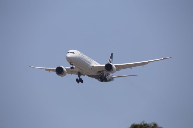 Boeing 787-9 Dreamliner (ZK-NZL)