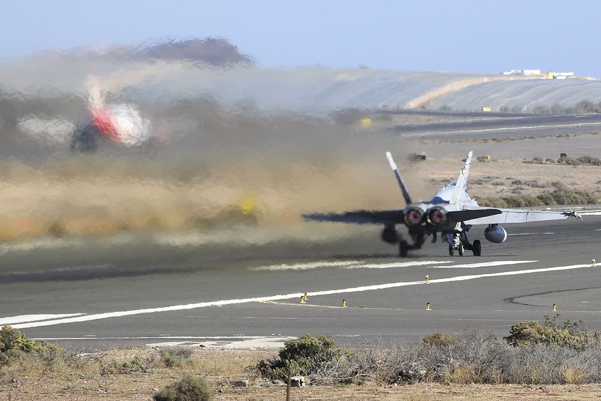 McDonnell Douglas FA-18 Hornet (C1588)