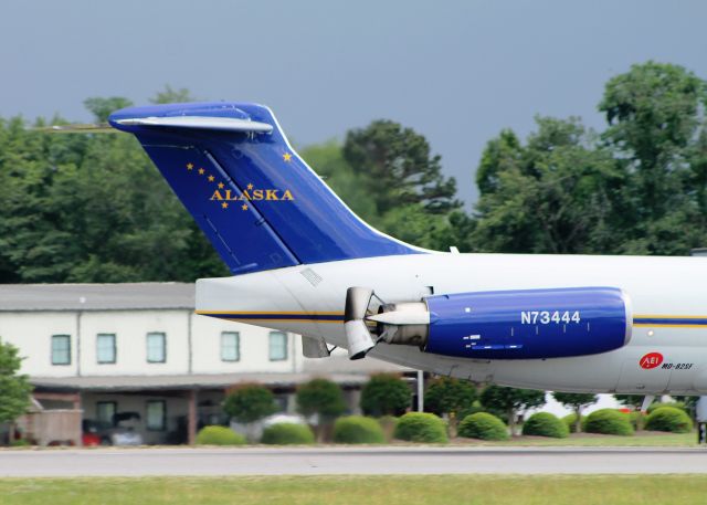 McDonnell Douglas MD-82 (N73444)