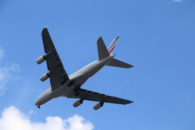 Airbus A380-800 (F-HPJE) - AFR 28 approaching KIAD runway 1R