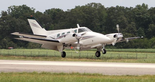 Beechcraft Duke (N505GE) - A Beechcraft A60 Duke arriving Runway 18 at Pryor Regional Airport, Decatur, AL - August 16, 2018.