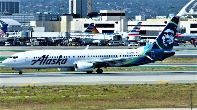 Boeing 737-800 (N267AK) - N267AK