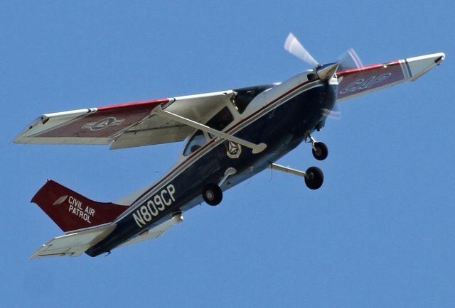 Cessna Skylane (N809CP) - Taking off from the Van Nuys airport.