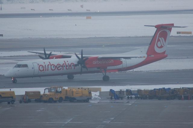 de Havilland Dash 8-400 (D-ABQA)