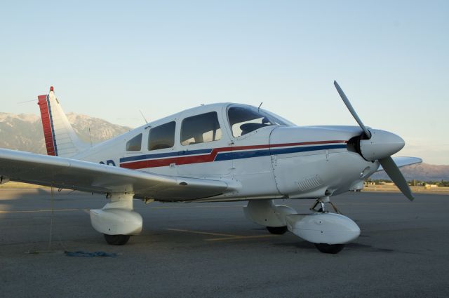 Piper Cherokee (N2819D)