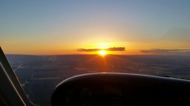 Piper Cherokee (N4365J) - Sunset flight over Sacramento