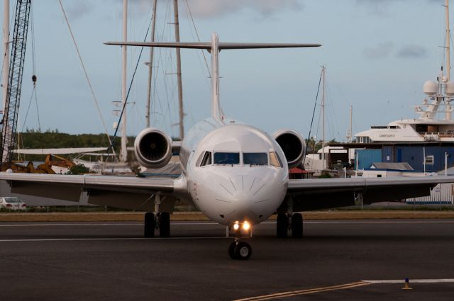 Fokker 100 (PJ-DAB)