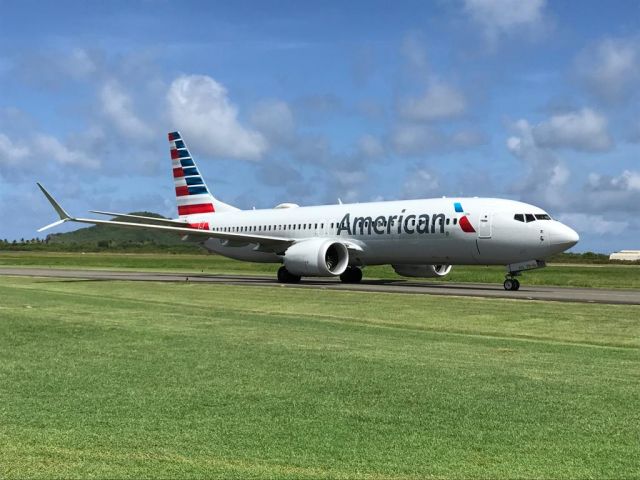Boeing 737 MAX 8 (N302SS)